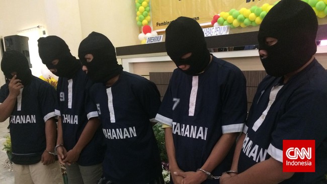 Setelah kejadian pembakaran Mapolsek Candipuro, Lampung Selatan, Kapolda Lampung memerintahkan tangkap para begal hidup atau mati.