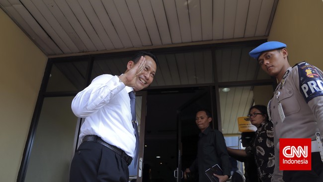 Tak hanya menunjukan manuver unik dalam menguak kasus, sang Jenderal bintang tiga ini punya kebiasaan khas di lingkungan Bareskrim Polri.