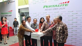 Anjloknya Rupiah jadi Alasan Pemerintah Tahan Harga BBM