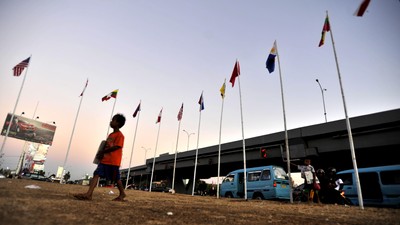 Presiden Jokowi mendesak implementasi kerja sama koridor perjalanan warga negara antar negara-negara ASEAN, mengingat penurunan kasus covid-19.