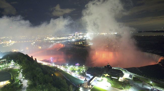 Kendati terkesan menyeramkan, lokasi bunuh diri kerap dijadikan destinasi wisata, seperti Hutan Aokigahara di Jepang atau Air Terjun Niagara di AS.