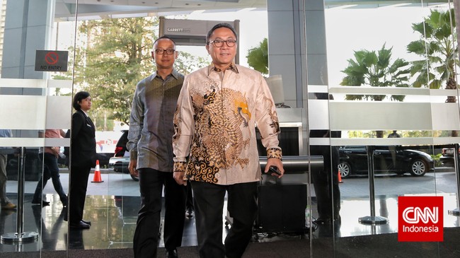 Bagi Zulkifli Hasan bahwa yang paling penting saat ini ialah pemerintah fokus membebaskan 4 WNI lain yang masih disandera.