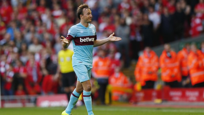 Mark Noble bersiap memimpin skuat West Ham United melawan Newcastle setelah banding atas kartu merah yang diterimanya di laga melawan Liverpool, diterima FA.