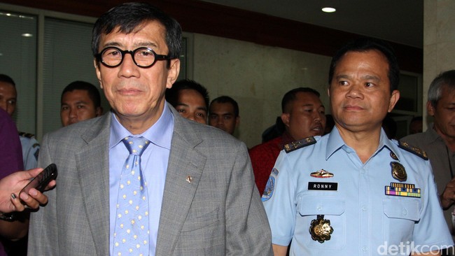 Menteri Yasonna membenarkan bahwa Gayus sempat keluar tahanan. Tugas selanjutnya adalah mencari tahu dimana lokasi tempat makan Gayus berfoto.