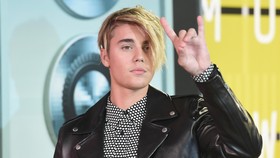 Pilih Mana, Justin Bieber atau One Direction?