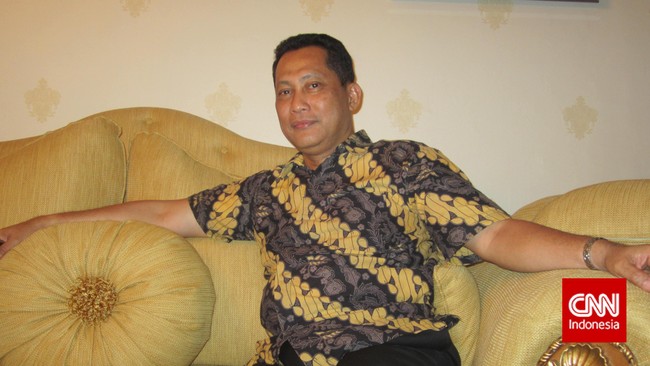 Perbedaan hobi ini cerminan perbedaan gaya kepemimpinan. Anang bergaya menangkap ikan, Buwas disebut bergaya buldoser.