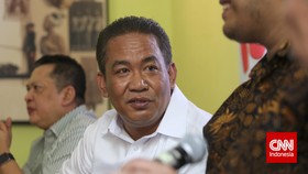 Kisah Anang Iskandar, si Kepala Sekolah Tukang <i>Ngarit</i>