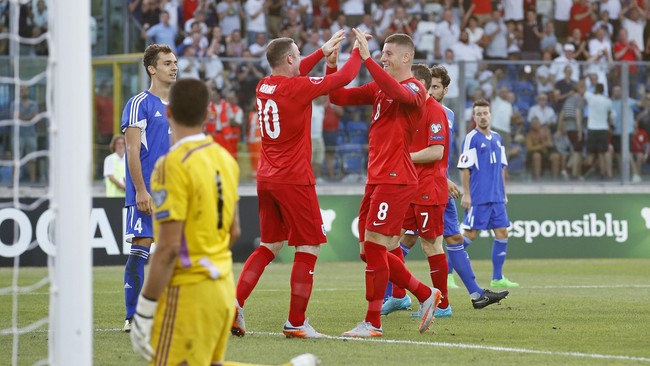 Inggris menjadi tim pertama yang lolos ke putaran final Piala Eropa 2016 melalui babak kualifikasi setelah menang 6-0 atas San Marino.