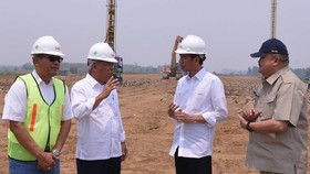 Jokowi Targetkan Jalan Tol Pertama Kalimantan Selesai 2018