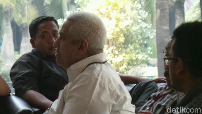 Suap itu diduga untuk memuluskan pembahasan Anggaran Pendapatan dan Belanja Daerah (APBD) serta penolakan hak interpelasi.