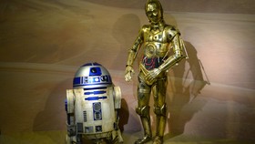 Marvel Jelaskan Alasan Tangan C-3PO Berwarna Merah