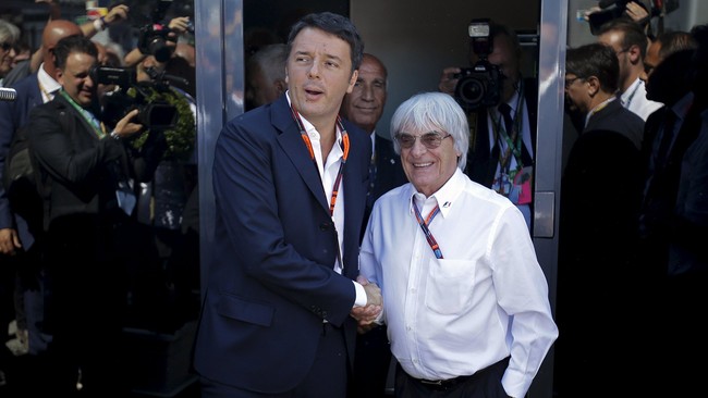 Bos F1, Bernie Ecclestone tak yakin olahraga balap jet darat yang ia pimpin itu berada di ujung nadir. Ecclestone pun menawarkan konsep balap yang baru.