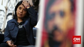 Tanya Putra Munir kepada Ibunda: Kenapa Abah Dibunuh?