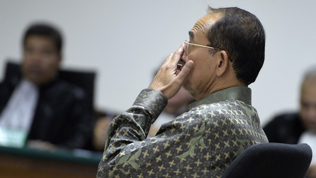 Honor petugas haji termasuk kerabat anggota DPR dibayar 70 persen sebelum berangkat, 30 persen setelah ibadah di Arafah.  