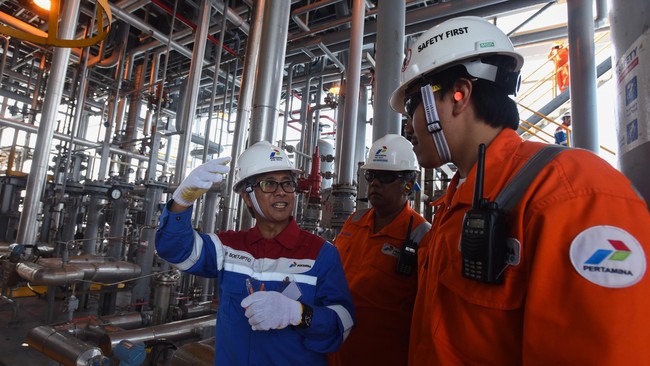 Setiap hari, Pertamina menghabiskan dana US$ 60 juta sampai US$ 80 juta untuk mengimpor sekitar 700 ribu barel minyak mentah dan BBM.