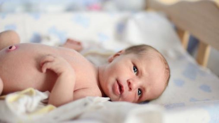 'Aturan' menjenguk bayi baru lahir ini disampaikan dengan cara yang unik.