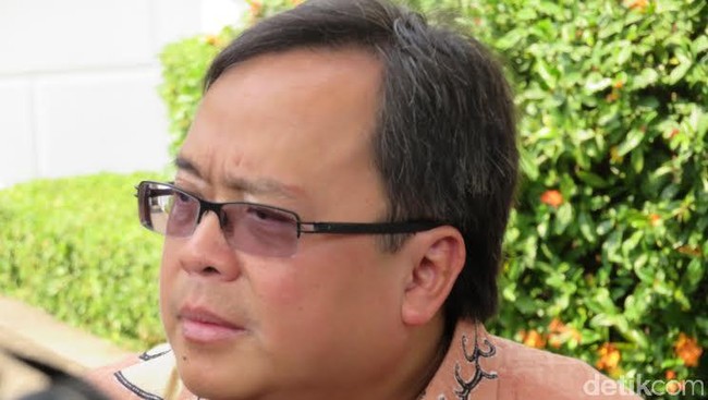 Selain membebaskan PPN untuk galangan kapal, pemerintah juga membebaskan PPN untuk impor komponen dan suku cadang pesawat serta kereta api.