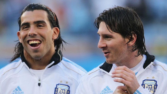 Bukan hanya Barcelona yang pusing dengan cederanya Lionel Messi, Argentina pun demikian. Apalagi Sergio Aguero dan Carlos Tevez pun absen karena alasan cedera.