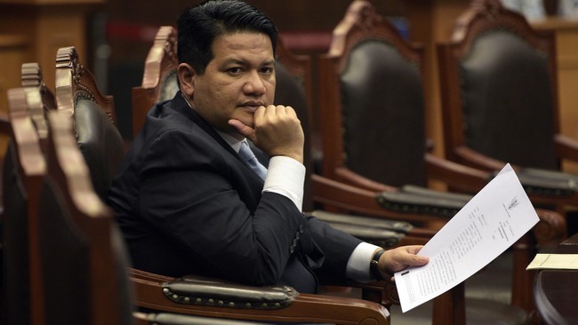 Sebelum menghembuskan napas terakhirnya, Husni Kamil Manik sempat menitipkan pesan terakhirnya kepada anggota KPU Pusat.