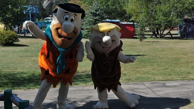 Di Dakota Selatan, Amerika Serikat, terdapat sebuah taman bermain yang bertemakan Flintstones. Namun, taman bermain tersebut akan segera ditutup.