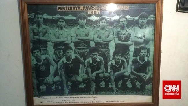 Sejarawan Surabaya, Dhahana Adi, mengingatkan agar Persebaya tidak melupakan identitas dan sejarahnya dalam menyelesaikan konflik dualisme.
