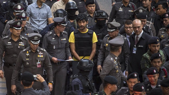 Wakil Kepala Polisi Nasional Thailand, Chakthip Chaijinda menyatakan bahwa penyelidikan bom Bangkok mandek karena media melaporkan pergerakan polisi.