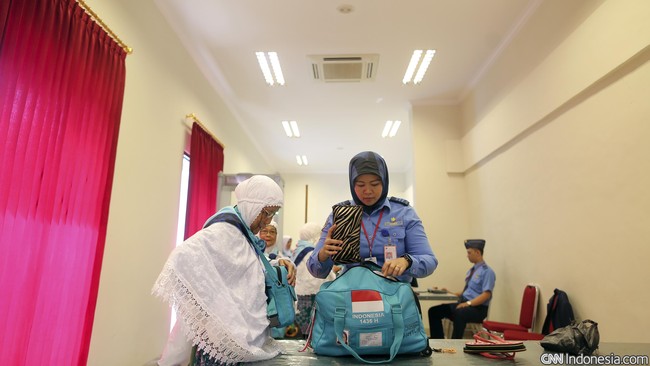 Sembilan WNI masih harus dimintai keterangan di Filipina sehingga belum diizinkan pulang bersama 168 orang lainnya.