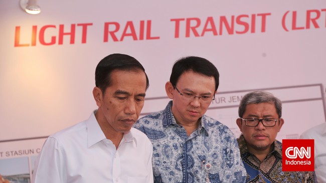 Saat ini pemerintah tengah melakukan studi kelayakan jalur kereta api di Bumi Cendrawasih itu dan baru akan selesai akhir tahun ini.
