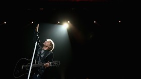 Konser Bon Jovi Diawali 'Indonesia Raya' dan 'Halo Apa Kabar'