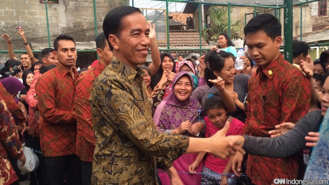 Seharusnya Jokowi bisa menggunakan kewenangannya sebagai panglima tertinggi untuk memerintahkan Badrodin Haiti agar menjalankan rekomendasi ORI.