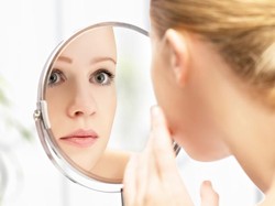7 Cara Mengatasi Kulit Wajah yang Kering