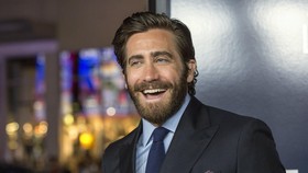 Jake Gyllenhaal Protes Menu Favoritnya Hilang