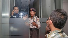 Lantai yang Ditembak Lantai Menteri ESDM Sudirman Said