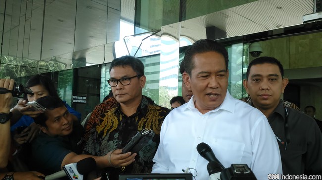 Komjen Anang bertandang ke KPK. Jenderal bintang tiga itu memperkenalkan diri di hadapan pimpinan KPK. Pendahulunya, Budi Waseso, tak pernah menyambangi KPK.