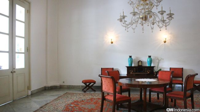 Bersantai di Balai Kota sembari berolah banyak informasi tentang Ibu Kota, juga sejarah gedung pemerintahan dan para pemimpinnya.