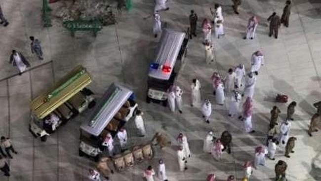 Lewat media sosial sejumlah warga Mekkah saling mengajak teman untuk berdonor darah bagi korban kecelakaan crane di Masjidil Haram.