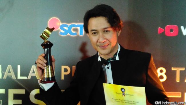 Sejumlah film dan sineas bersaing meraih penghargaan di Festival Film Bandung 2015 yang berlangsung beberapa jam lalu.