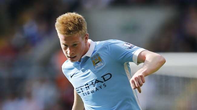 Hampir saja Manchester City mengakhiri pertandingan kandang versus Sevilla dengan hasil imbang. Gol telat De Bruyne membuat ManCity menang 2-1.