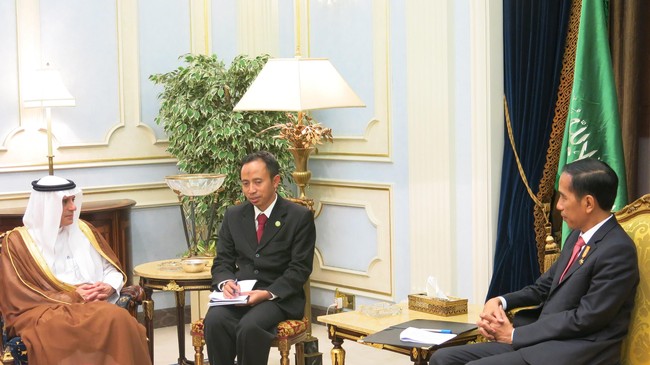 Di tengah keterbatasan anggaran negara, Presiden Joko Widodo menyatakan memerlukan bantuan para penanam modal dari negara lain.