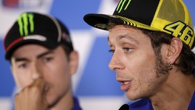Rossi-Lorenzo Sebut Tikungan ke-10 Tak Perlu Diubah