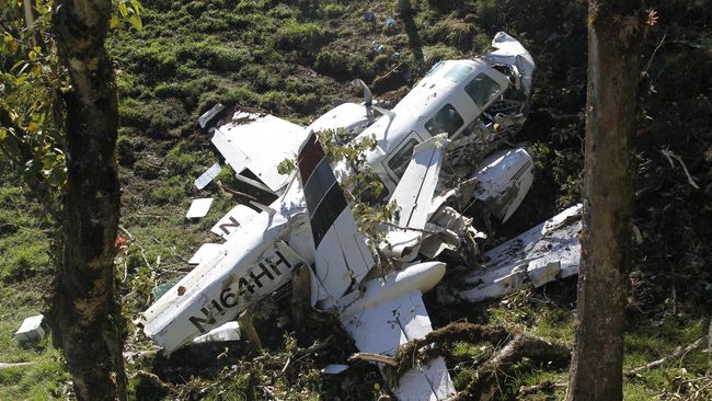 Janda Alan Purwin, pilot yang meninggal dalam kecelakaan di film Mena September lalu, menganggap kecelakaan itu kesalahan produser dan pilot Carlos Brel.