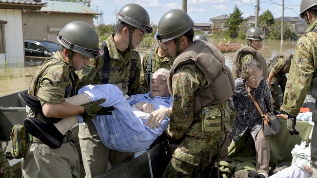 Partai oposisi di majelis tinggi parlemen Jepang mencegah pemungutan suara perubahan UUD terkait peran aktif militer di negara lain.