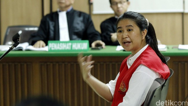 Vonis ini lebih ringan dari pada tuntutan jaksa yakni tiga tahun penjara.