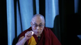 Dalai Lama Sebut Suu Kyi Punya Tanggung Jawab soal Rohingya