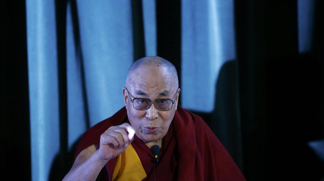 Dalai Lama mengatakan bahwa Aung San Suu Kyi memiliki tanggung jawab moral untuk meredakan ketegangan antara mayoritas Buddha dan minoritas Muslim Rohingya.