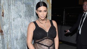 Kim Kardashian Menangis Melihat Pakaian Caitlyn Jenner