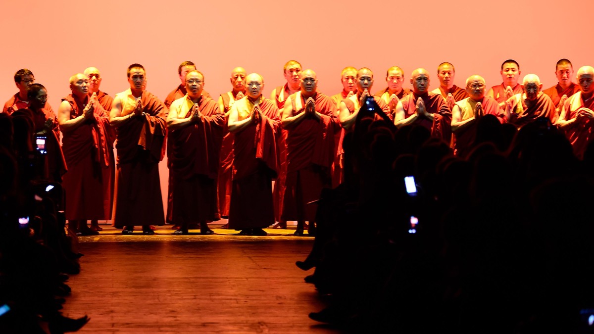 Prabal Gurung Kenang Nepal Lewat Fashion Show di NYFW