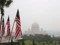 Jokowi Bertemu Mahathir Saat Kabut Asap Kepung Malaysia