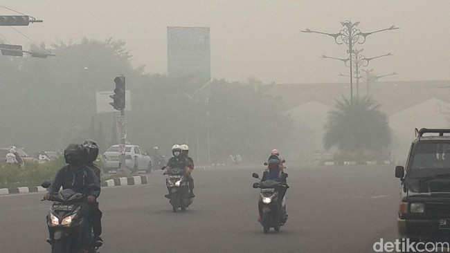 Badrodin Haiti memastikan, akan mencari bukti untuk kembali menetapkan tersangka dari 10 perusahaan yang terindikasi membakar hutan.