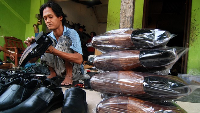 Pertumbuhan industri manufaktur pada kuartal pertama tahun ini terutama didorong industri barang dari kulit dan alas kaki yang tumbuh 18,87 persen.